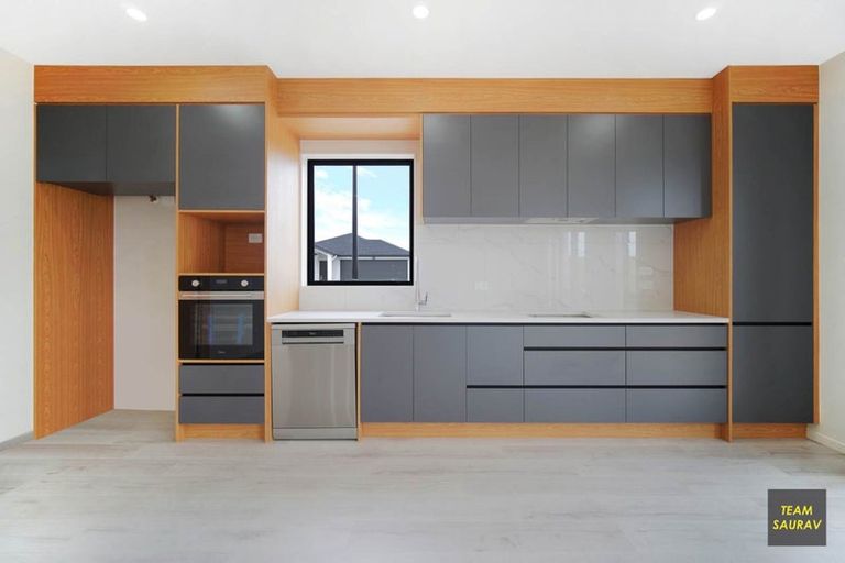 Photo of property in 20 Ihi Place, Karaka, 2578