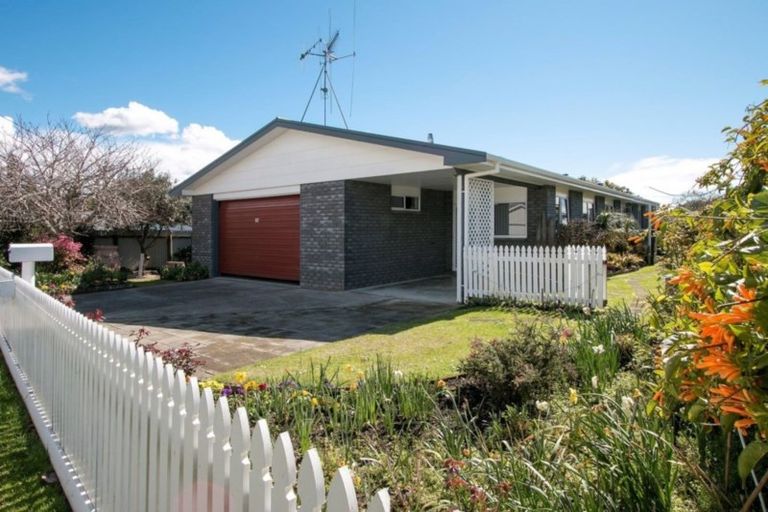 Photo of property in 14 Levley Lane, Katikati, 3129