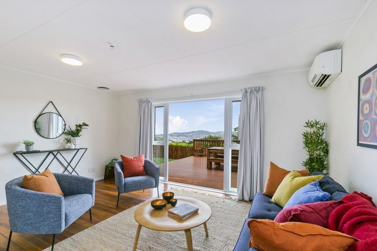 Photo of property in 87 Black Rock Road, Newlands, Wellington, 6037