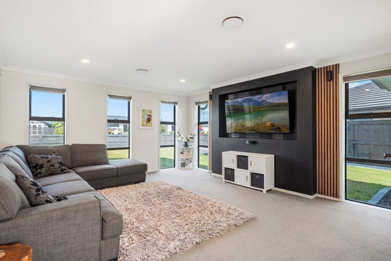 Photo of property in 3 Raiha Street, Papamoa Beach, Papamoa, 3118