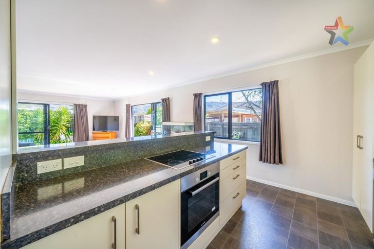 Photo of property in 1a Peel Place, Wainuiomata, Lower Hutt, 5014