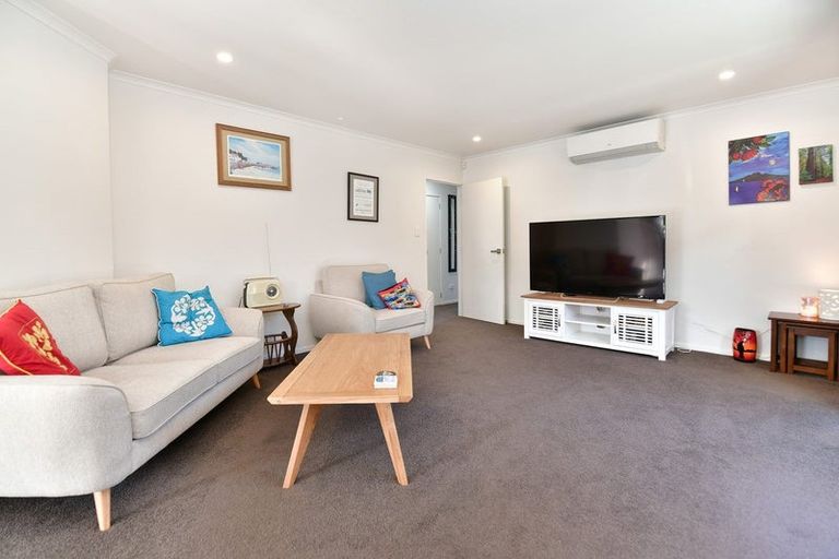Photo of property in 43a Doment Crescent, Orewa, 0931