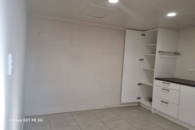 Photo of property in 10 Scenic Drive, Hillpark, Auckland, 2102