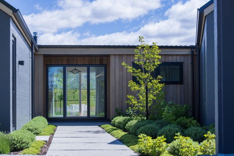 Photo of property in 77 Stone Drive, Cromwell, 9384