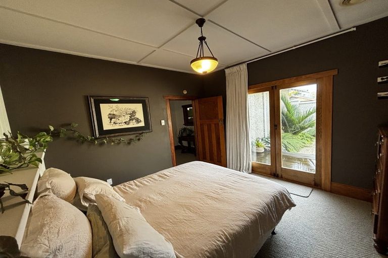 Photo of property in 22 Chilman Street, Strandon, New Plymouth, 4312