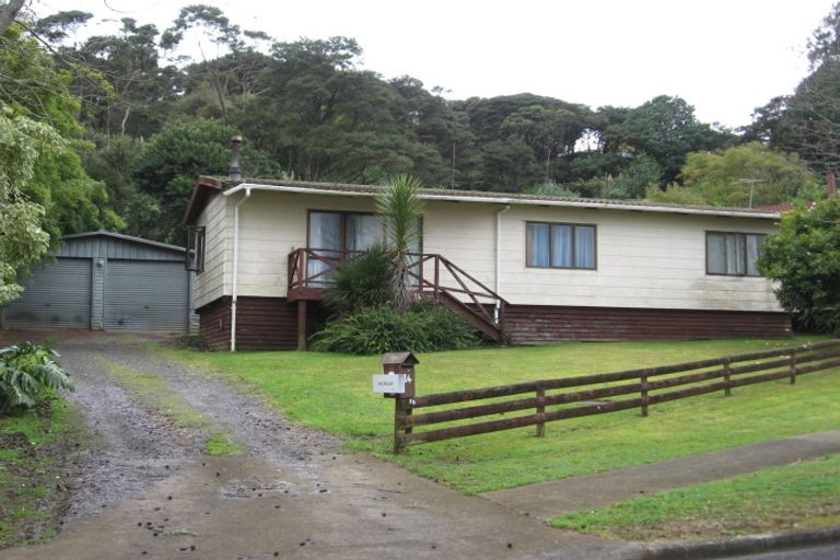 Photo of property in 14 Chrisarda Place, Red Hill, Papakura, 2110