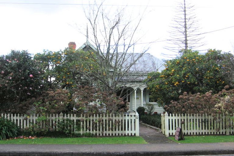 Photo of property in 12 Cross Street, Regent, Whangarei, 0112