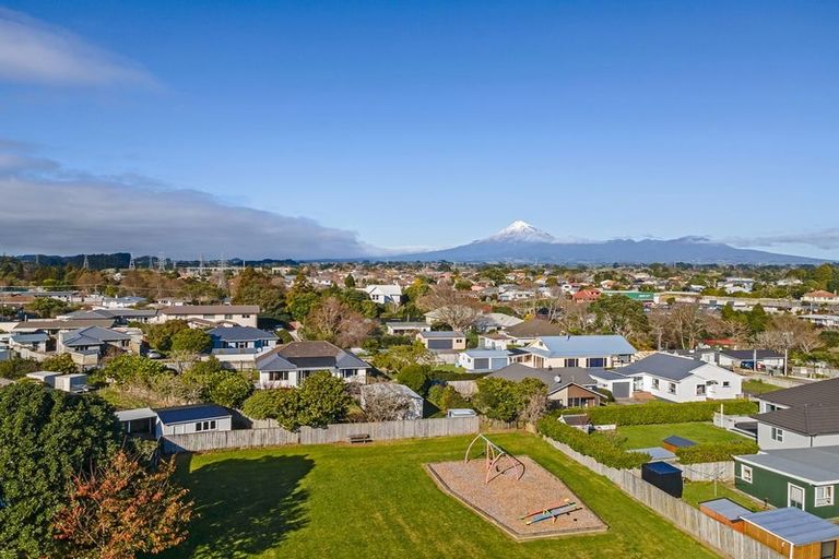 Photo of property in 123a Brooklands Road, Brooklands, New Plymouth, 4310