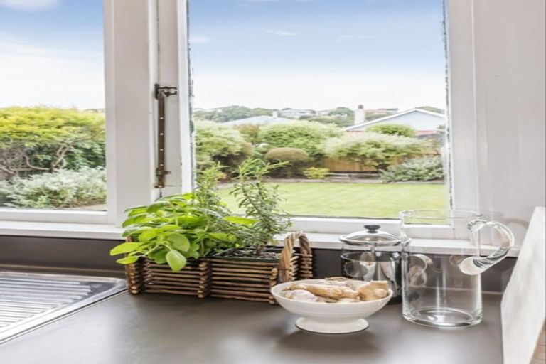 Photo of property in 33 Te Whiti Street, Kilbirnie, Wellington, 6022