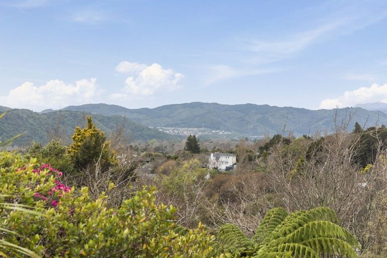 Photo of property in 11 Ecclesfield Grove, Silverstream, Upper Hutt, 5019