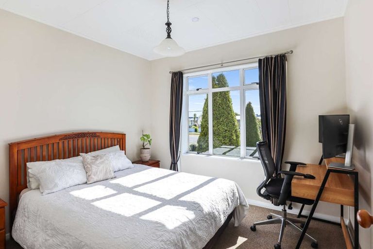 Photo of property in 22 Queen Street, Westport, 7825