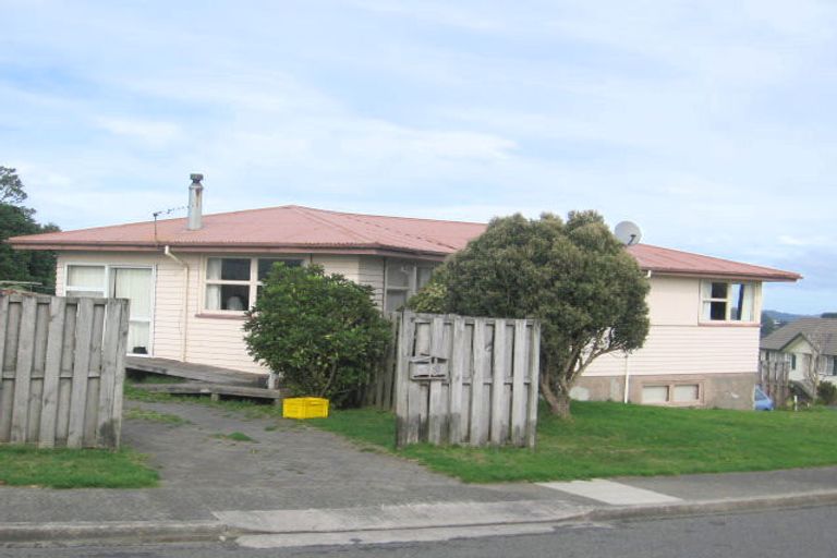 Photo of property in 18 Lomita Road, Johnsonville, Wellington, 6037