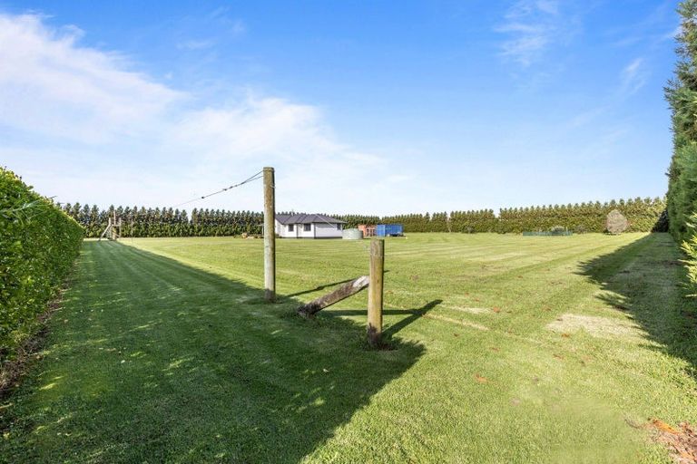 Photo of property in 39 Kairau Road East, Brixton, New Plymouth, 4373