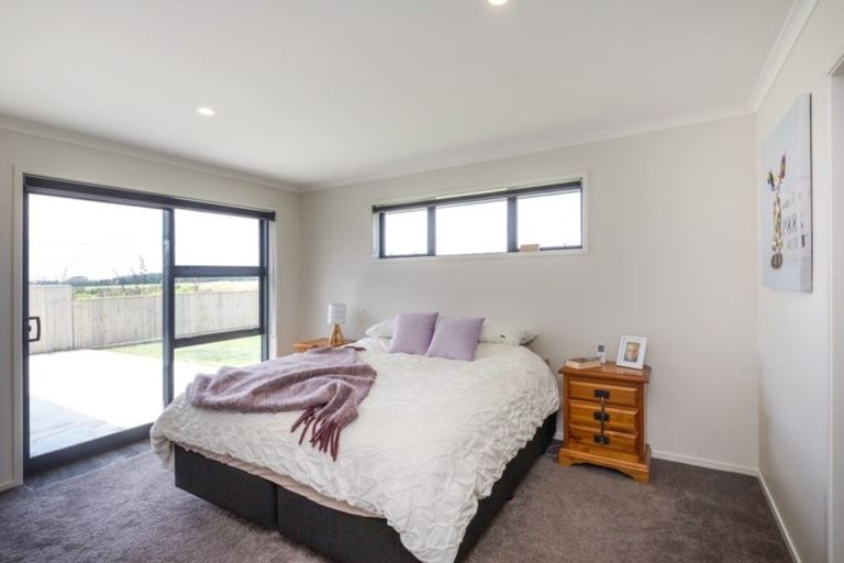 Photo of property in 32 Silicon Way, Fitzherbert, Palmerston North, 4410