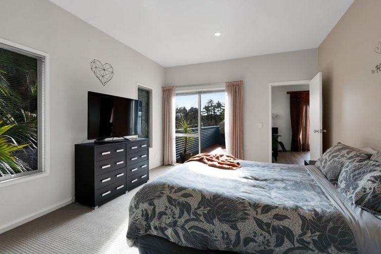 Photo of property in 10 Caledonia Place, Highlands Park, New Plymouth, 4312