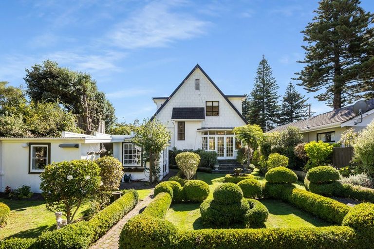 Photo of property in 425 Muritai Road, Eastbourne, Lower Hutt, 5013