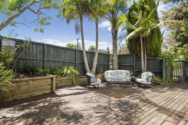 Photo of property in 25a Belle Vue Avenue, Northcote Point, Auckland, 0627