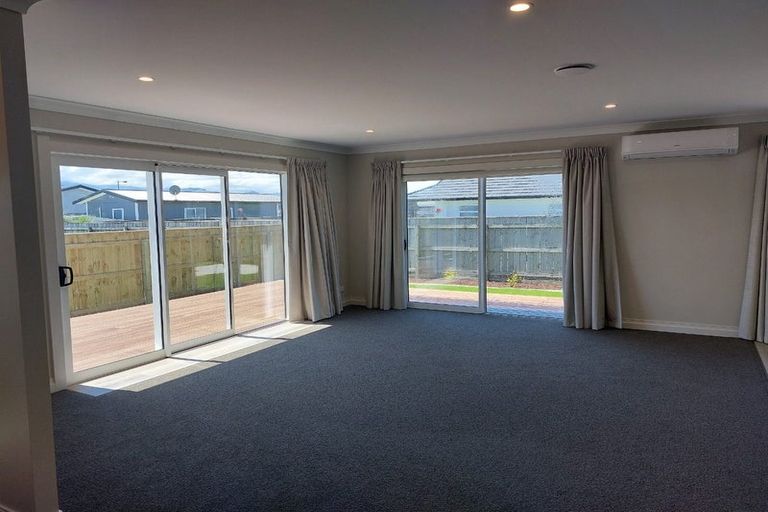 Photo of property in 5 Danske Close, Carterton, 5713