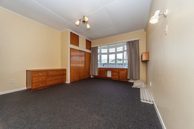 Photo of property in 53 Tauhinu Road, Miramar, Wellington, 6022