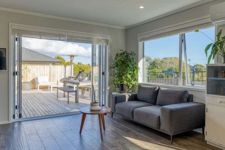 Photo of property in 10 Grenache Way, Kumeu, 0810