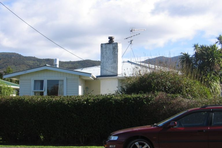 Photo of property in 42 Wallace Street, Featherston, 5710