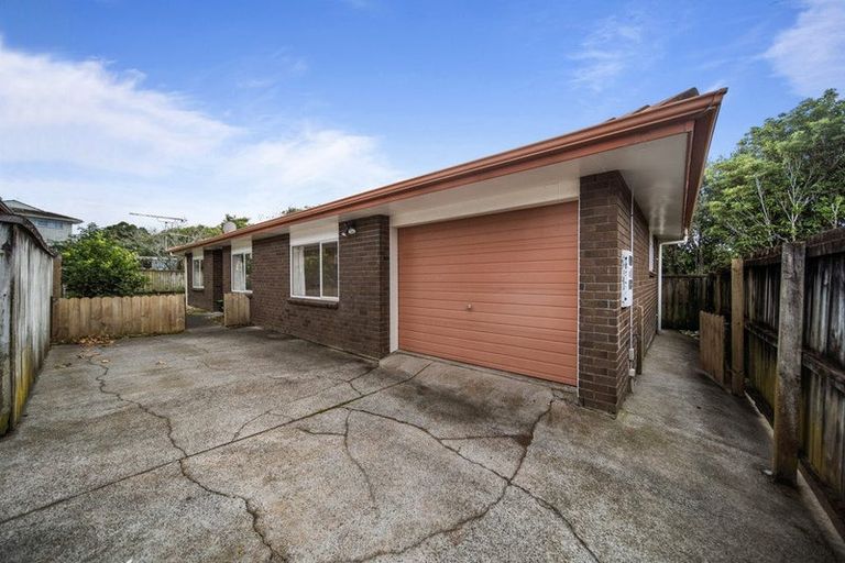 Photo of property in 100 Crawford Avenue, Mangere Bridge, Auckland, 2022