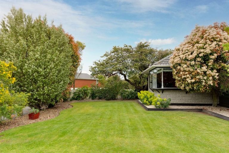 Photo of property in 15 Elwyn Place, Avonhead, Christchurch, 8042