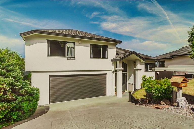Photo of property in 13 Chastudon Place, Tawa, Wellington, 5028
