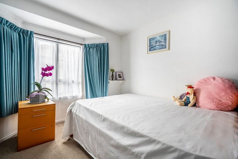 Photo of property in 1/12 Fitzwilliam Drive, Torbay, Auckland, 0630