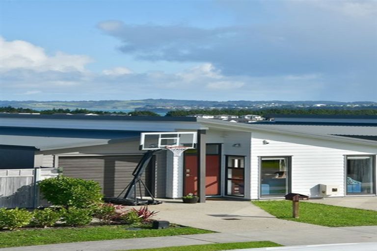 Photo of property in 11 Barcliff Terrace, Gulf Harbour, Whangaparaoa, 0930