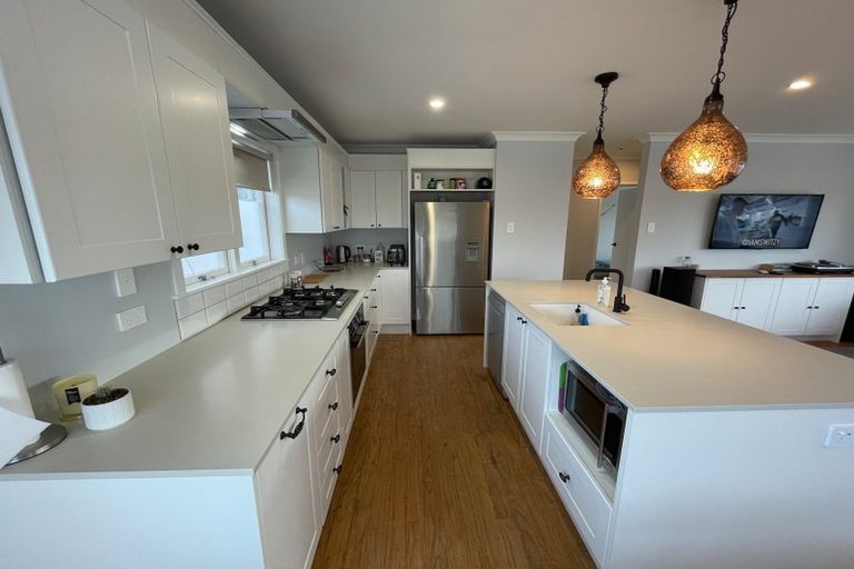 Photo of property in 20 Glendene Avenue, Glendene, Auckland, 0602