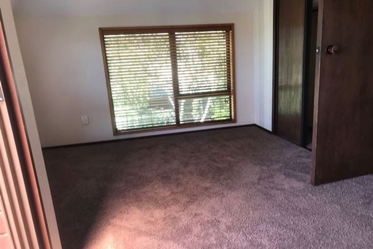 Photo of property in 28 Sedgwick Way, Westmorland, Christchurch, 8025