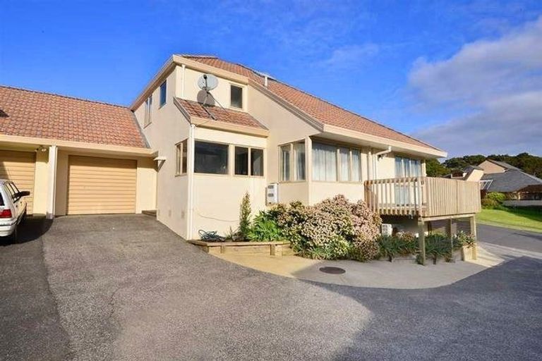 Photo of property in 1/111 Seaview Road, Glenfield, Auckland, 0629