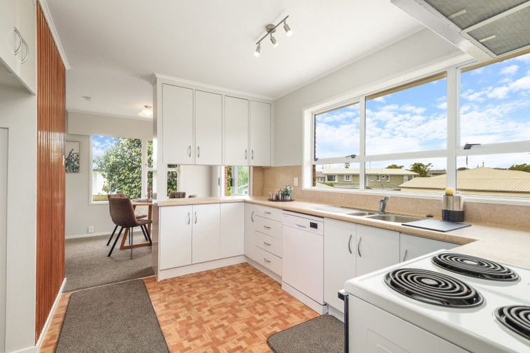 Photo of property in 16 Elliott Crescent, Owhata, Rotorua, 3010