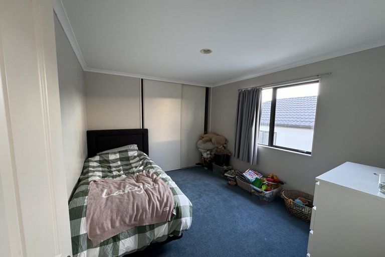Photo of property in 2/26a Dallinghoe Crescent, Milford, Auckland, 0620