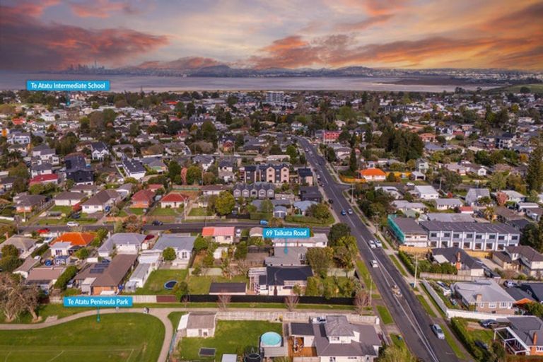 Photo of property in 69 Taikata Road, Te Atatu Peninsula, Auckland, 0610