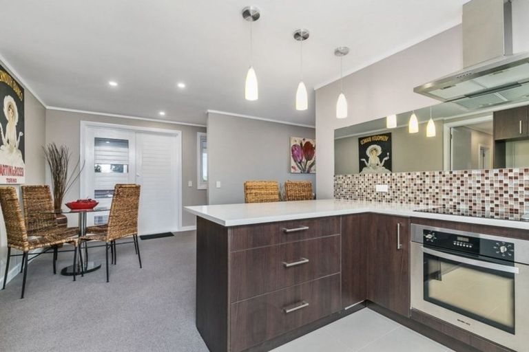 Photo of property in 11 Gurnard Road, Stillwater, Silverdale, 0993