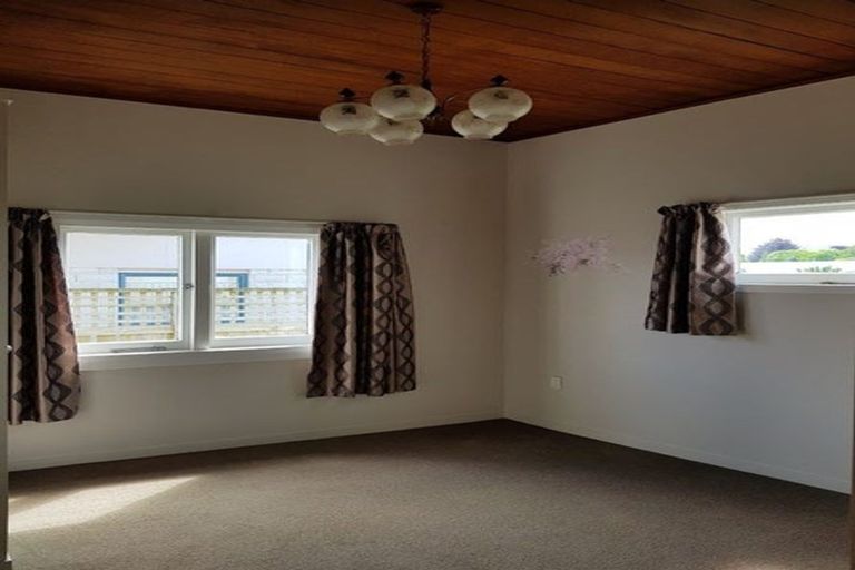 Photo of property in 21a Burns Street, Dannevirke, 4930