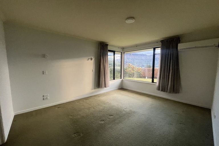Photo of property in 3 Briar Bank Drive, Wanaka, 9305