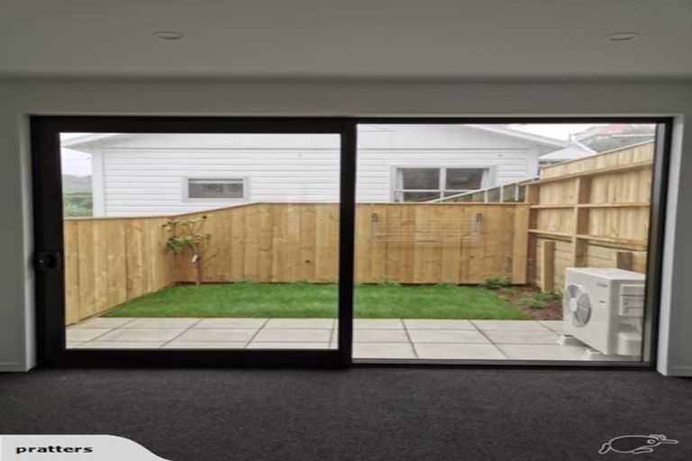 Photo of property in 12/20 Trent Street, Island Bay, Wellington, 6023