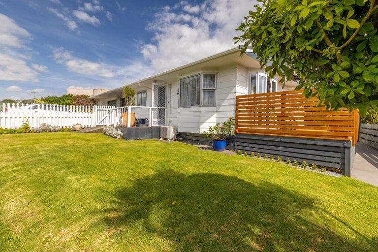 Photo of property in 9b Herekawe Drive, Spotswood, New Plymouth, 4310