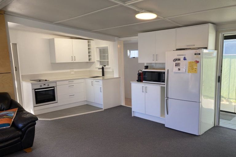 Photo of property in 91 Seventh Avenue, Urenui, 4377