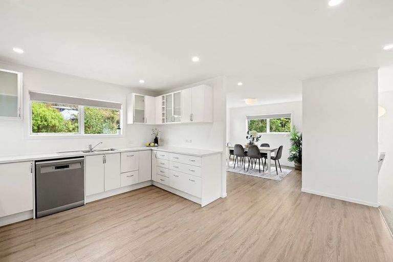 Photo of property in 60 Maungaraki Road, Korokoro, Lower Hutt, 5012