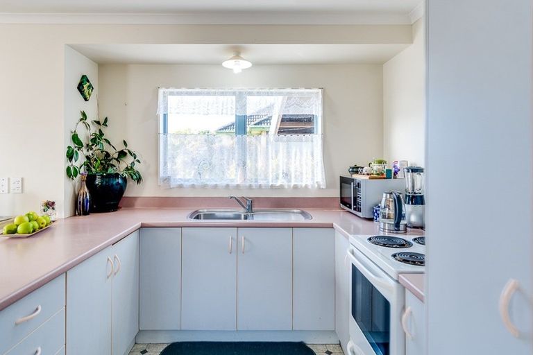 Photo of property in 75 Hillary Crescent, Maraenui, Napier, 4110