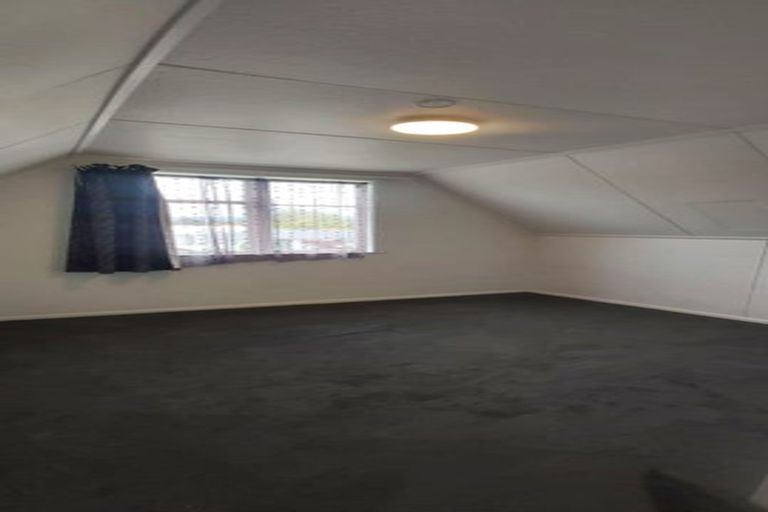 Photo of property in 2 Antrim Place, Hokowhitu, Palmerston North, 4410