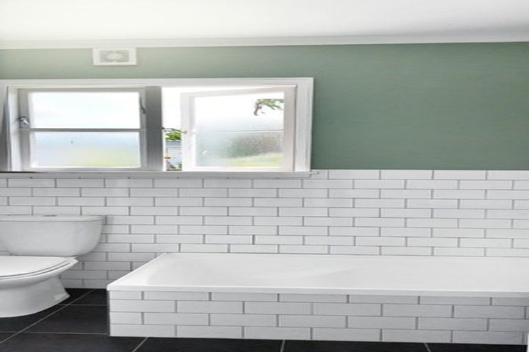 Photo of property in 50 Leighton Avenue, Waiwhetu, Lower Hutt, 5010