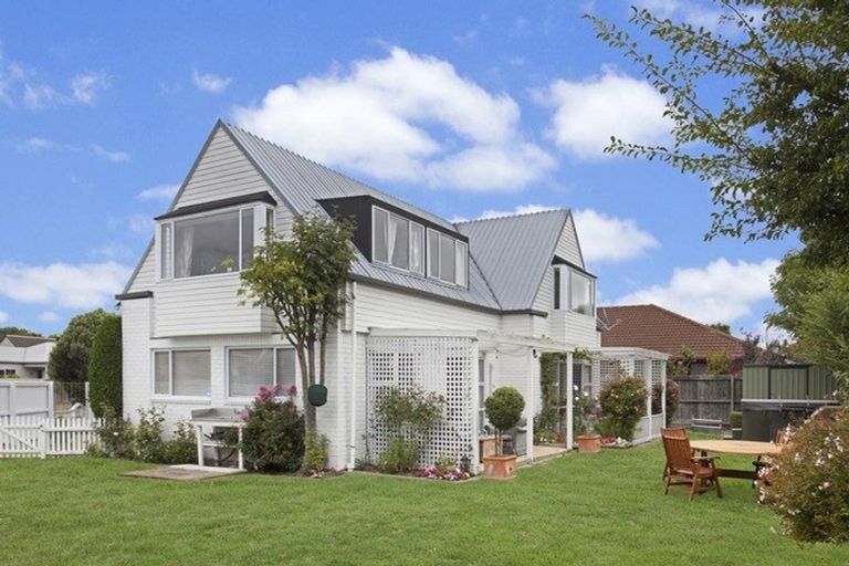 Photo of property in 77 Regency Crescent, Redwood, Christchurch, 8051