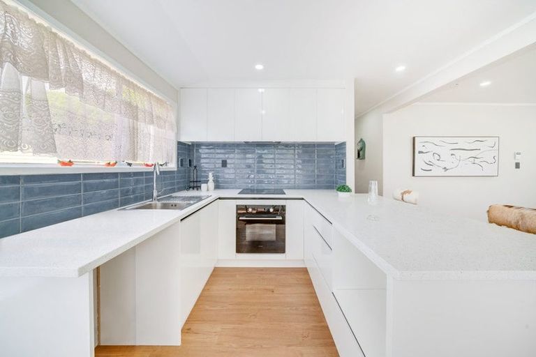 Photo of property in 1/10 Gloaming Place, Conifer Grove, Takanini, 2112