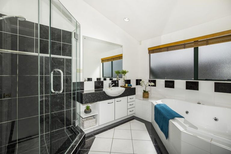 Photo of property in 82 Glenross Drive, Wattle Downs, Auckland, 2103