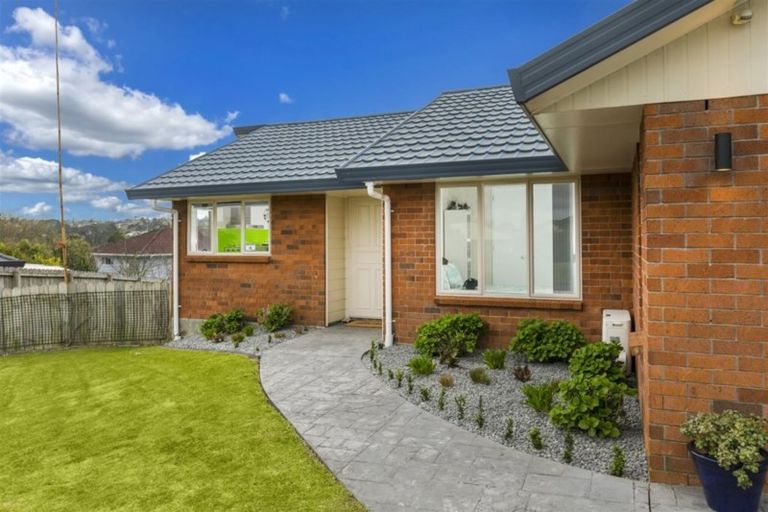 Photo of property in 78 Kingdale Road, Henderson, Auckland, 0610